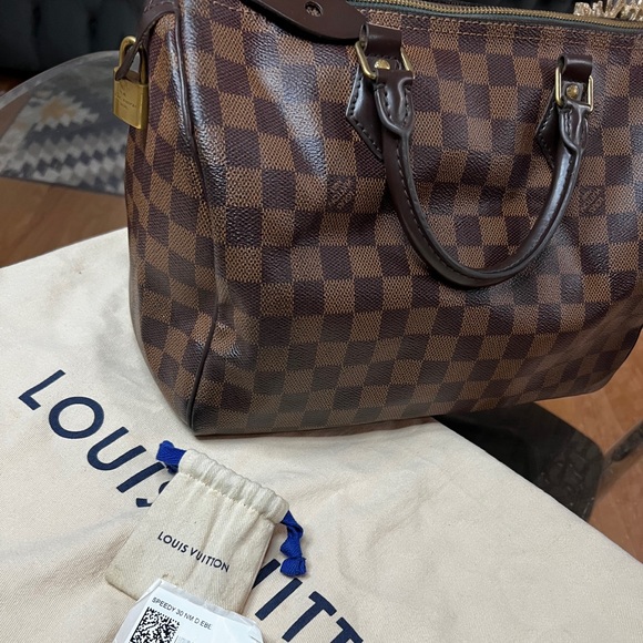 Authentic Louis Vuitton Speedy 30 - Picture 2 of 9
